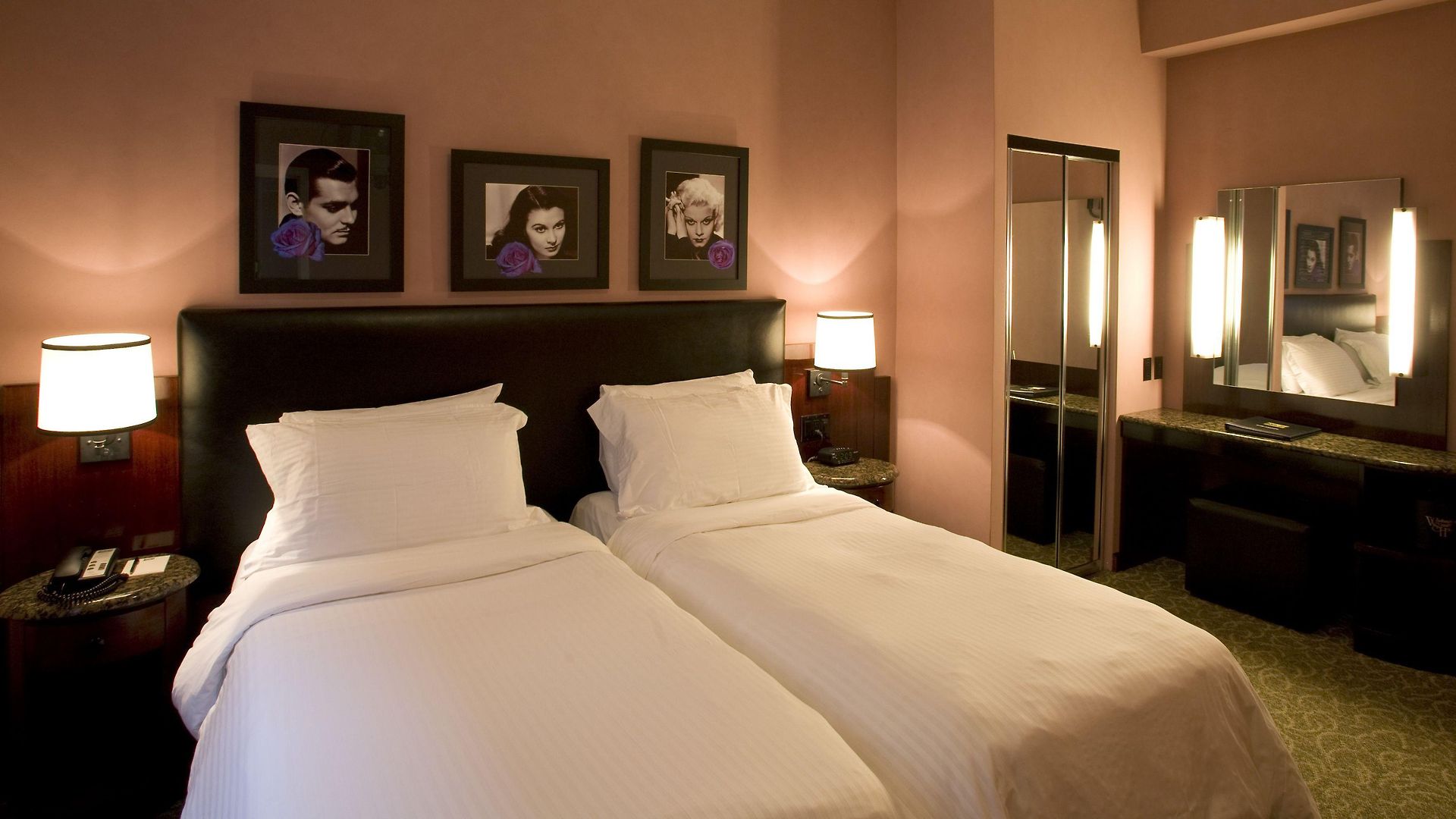 Washington Square 4*