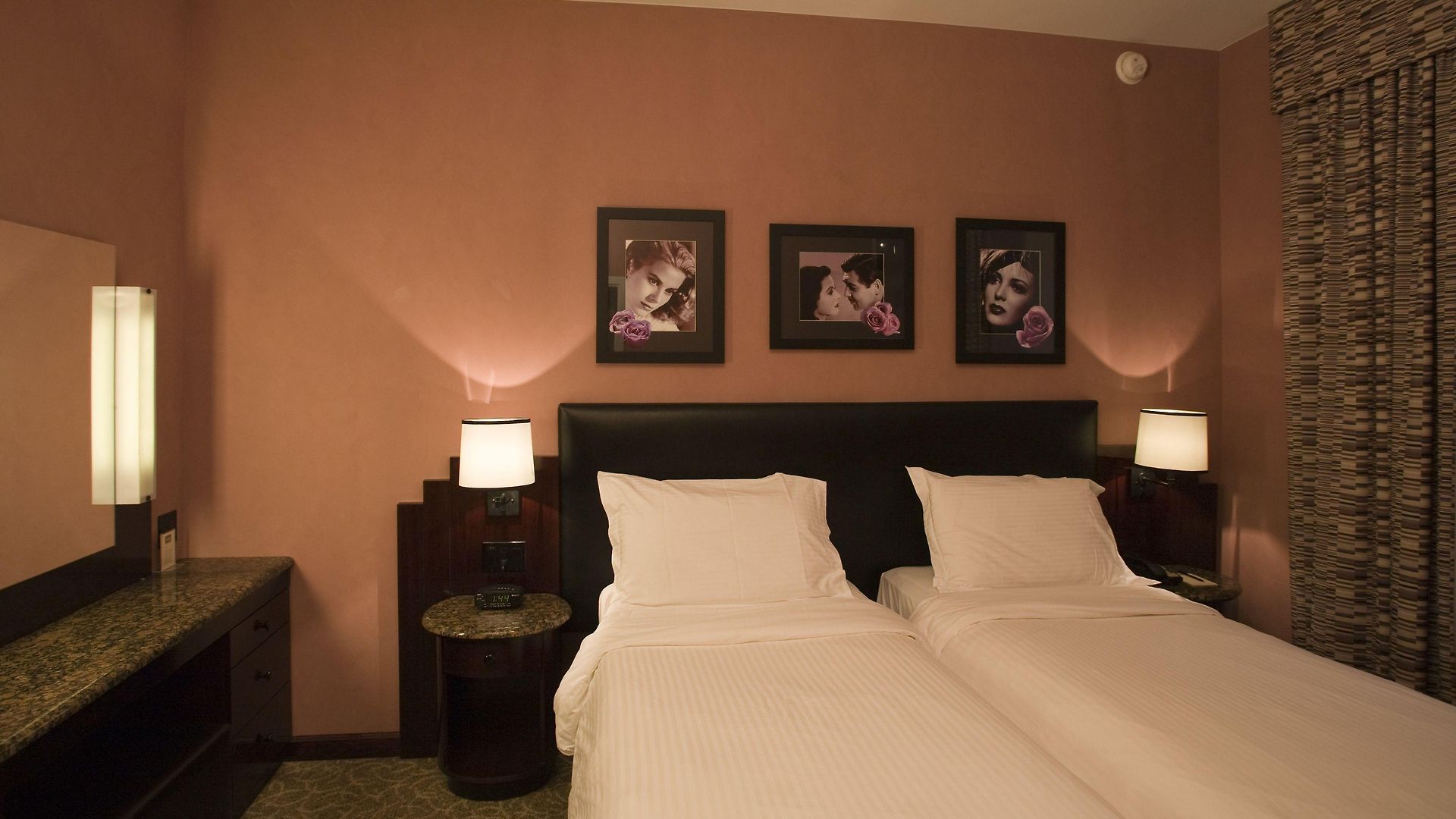 Washington Square Hotel 4*