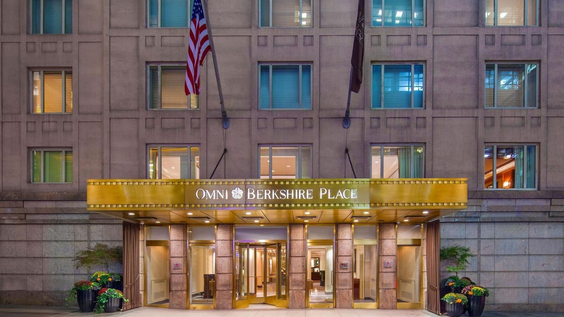 Omni Berkshire Place Hotel 4*