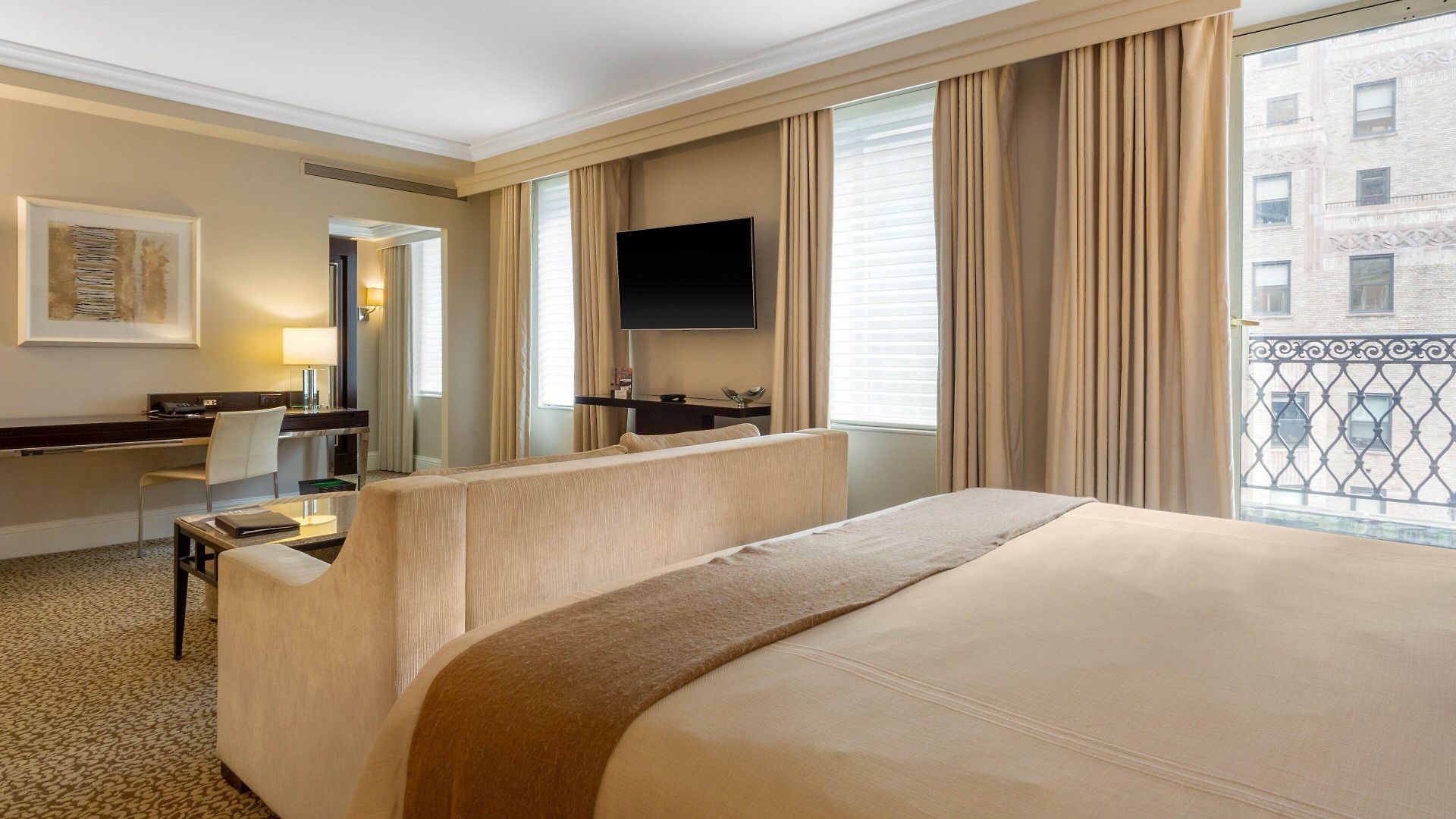 Omni Berkshire Place 4*