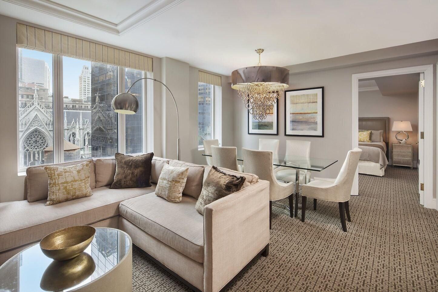 Omni Berkshire Place 4*