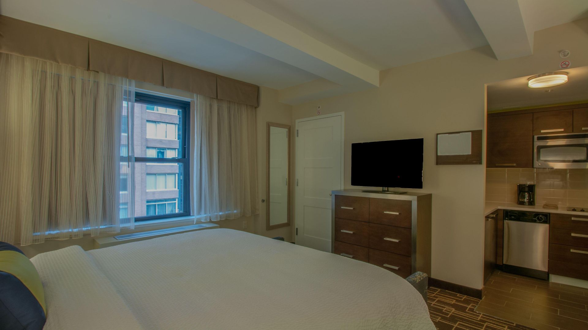 By Marriott Manhattan/ Midtown Eastside Hotel