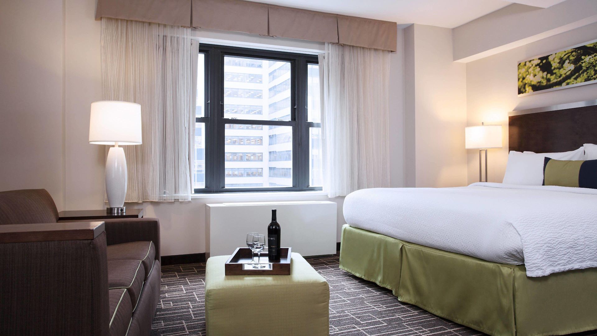 Hotel By Marriott Manhattan/ Midtown Eastside 4*