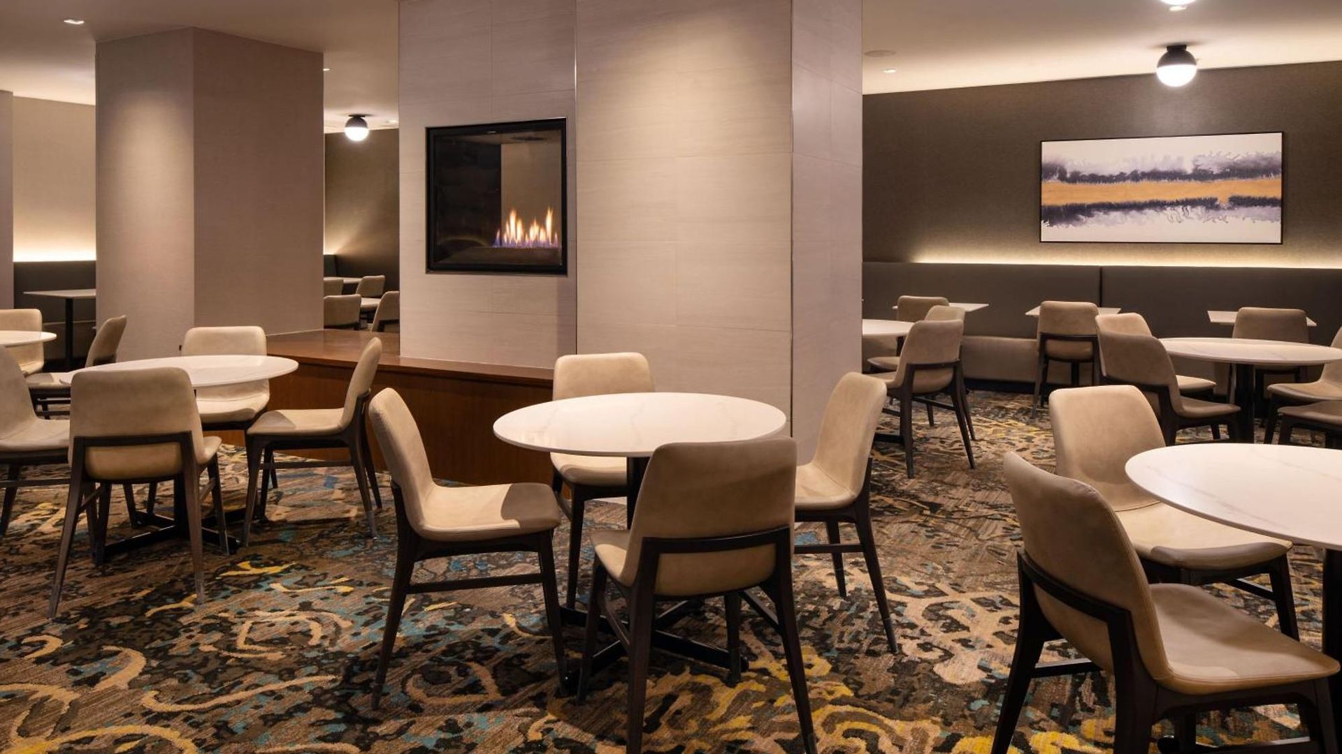 Hotel By Marriott Manhattan/ Midtown Eastside 4*