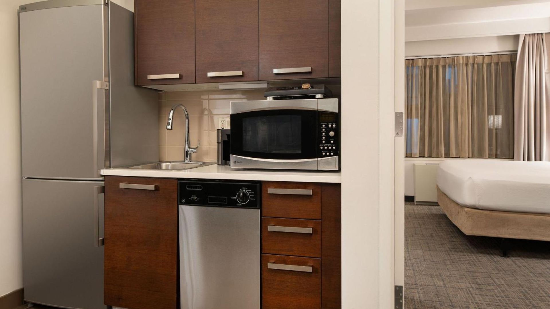 By Marriott Manhattan/ Midtown Eastside Hotel New York