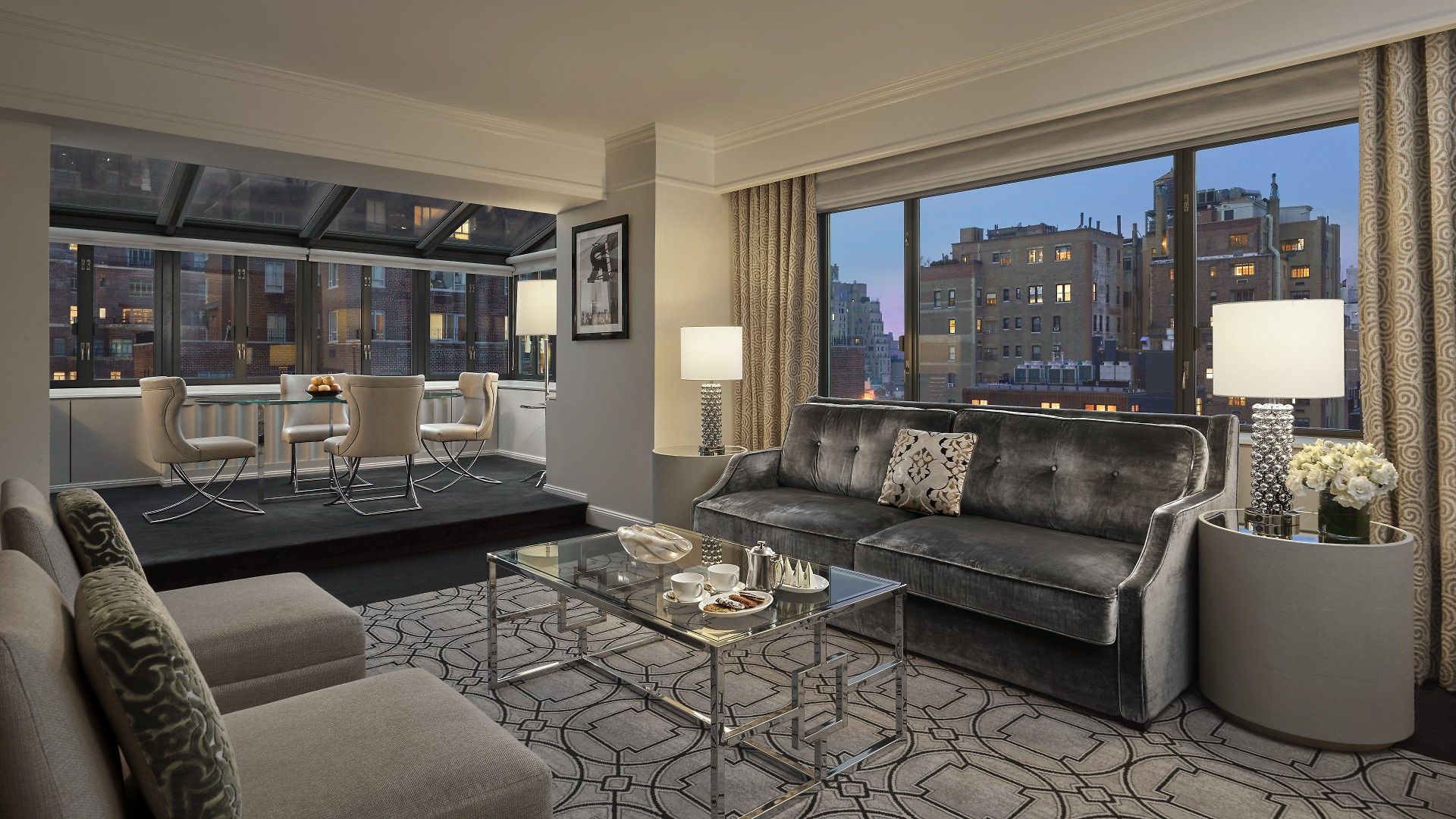 Loews Regency 5*