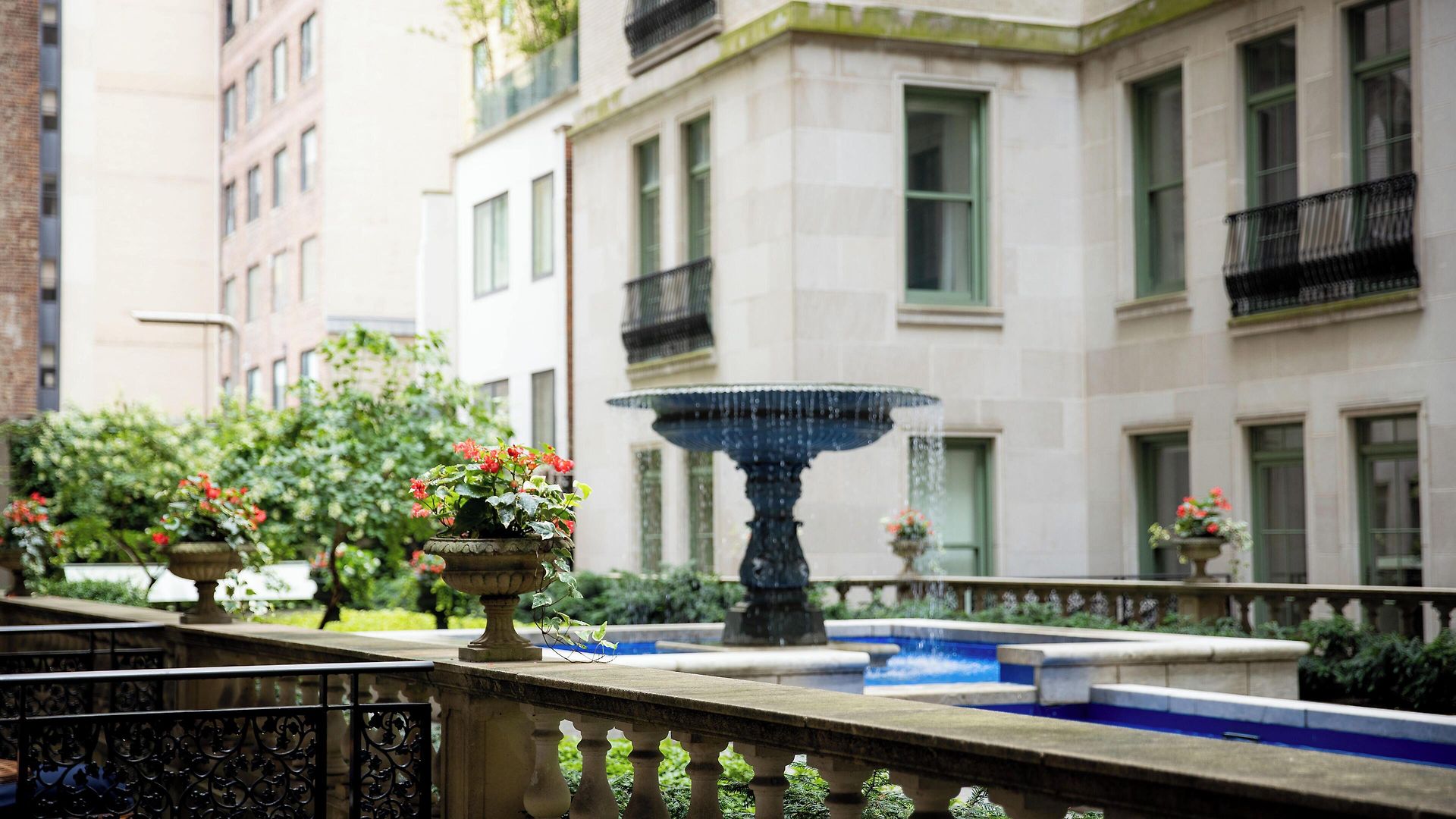 Hotel The Plaza, A Fairmont 5*