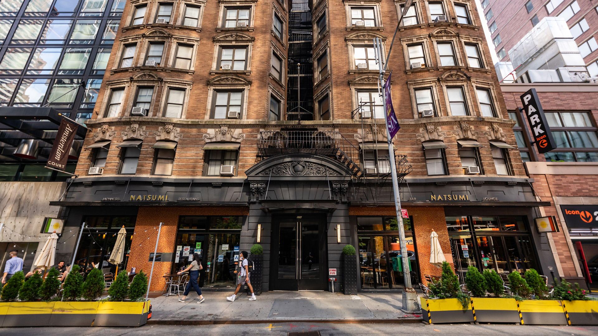 Square At Times Square Hotel