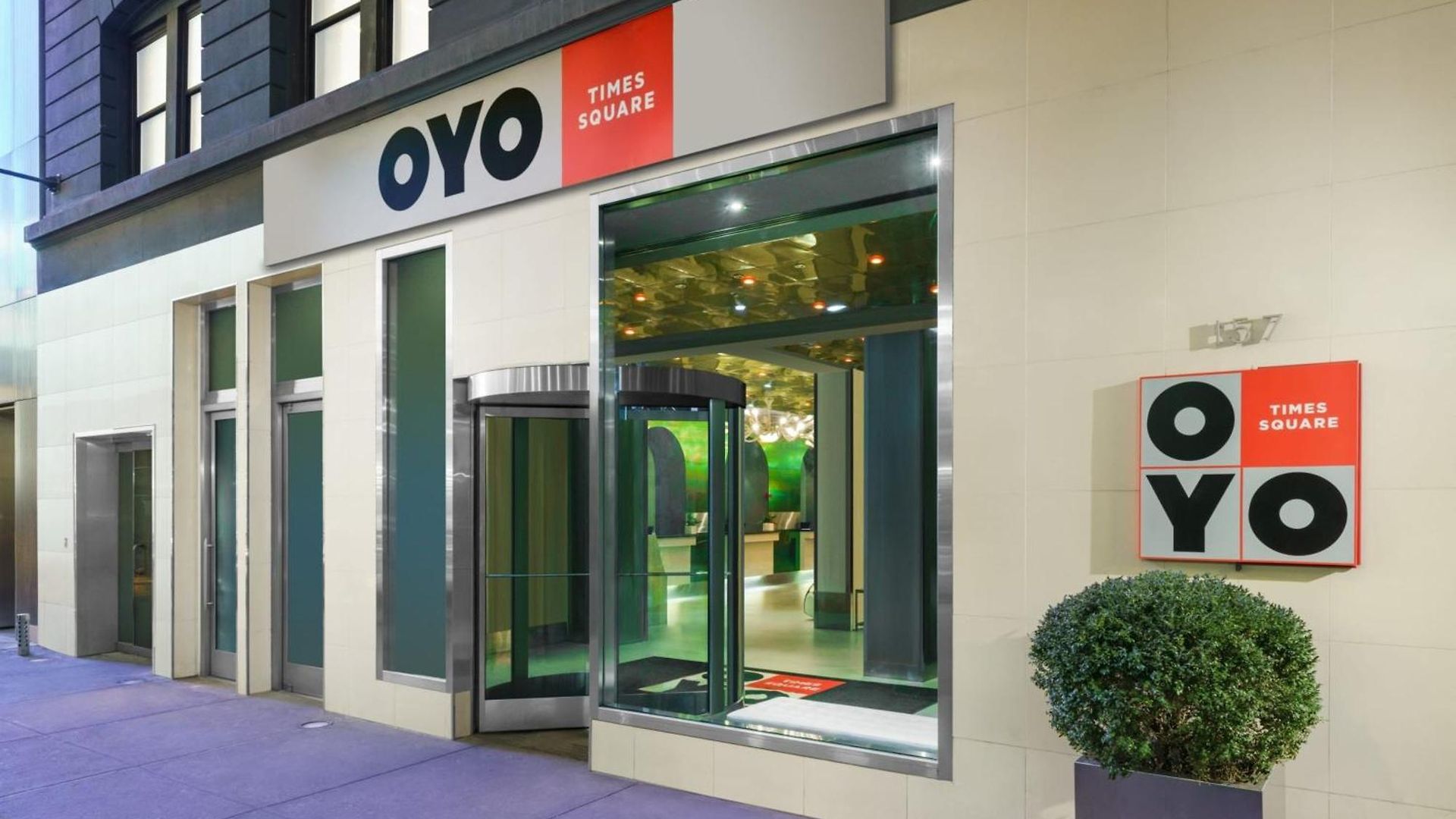 Oyo Times Square Hotel 4*