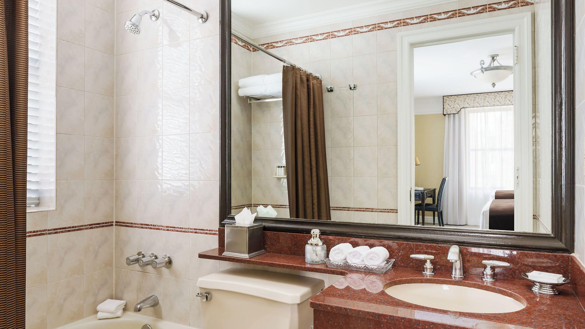 Lucerne Hotel 4*