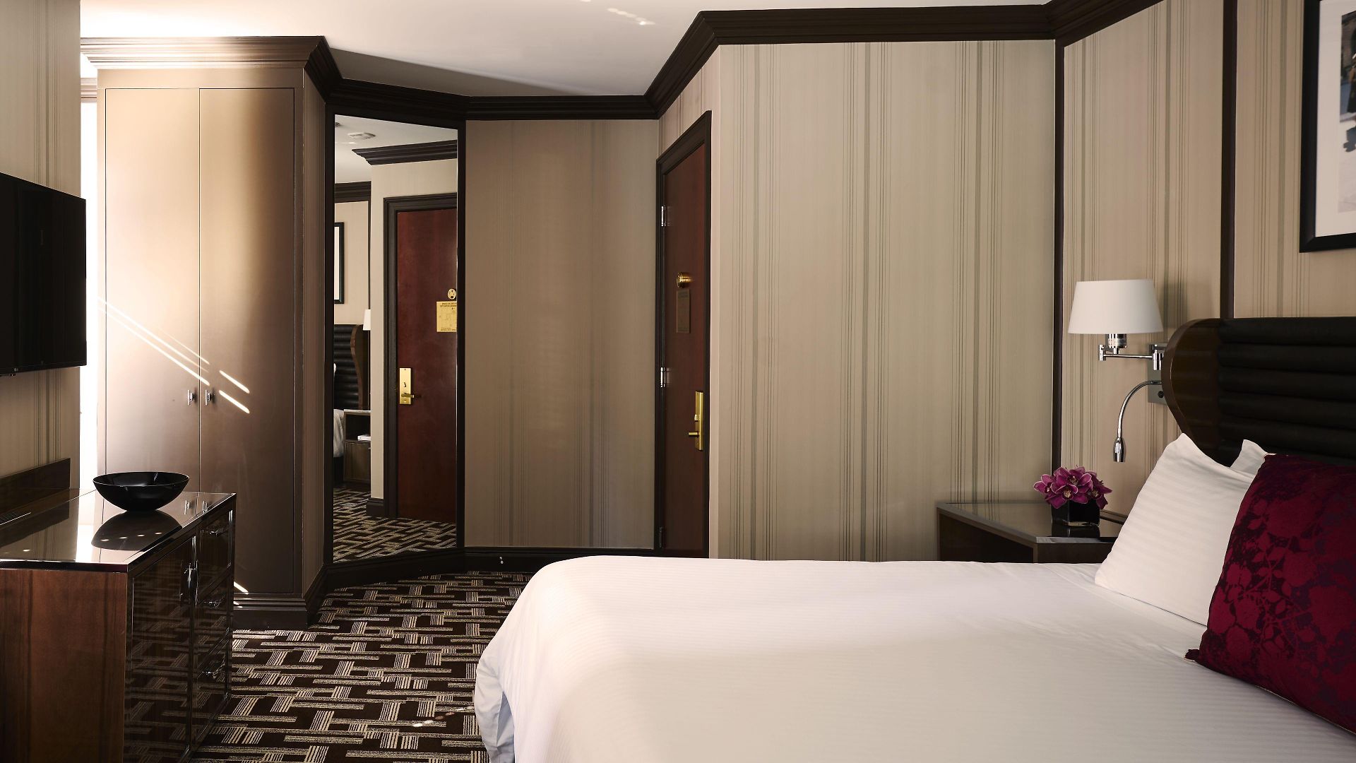 The Iroquois Times Square, A Small Luxury Hotel Hotel New York