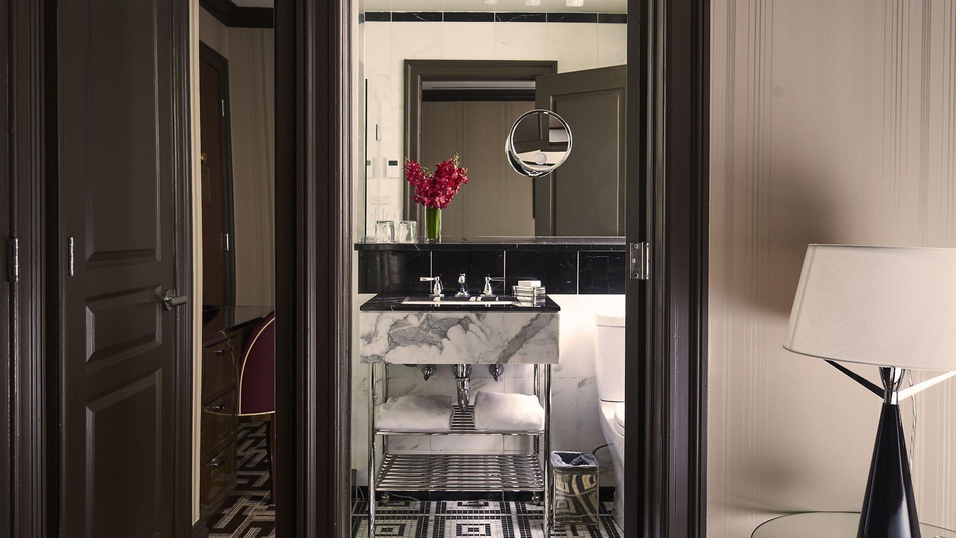 The Iroquois Times Square, A Small Luxury Hotel Hotel New York