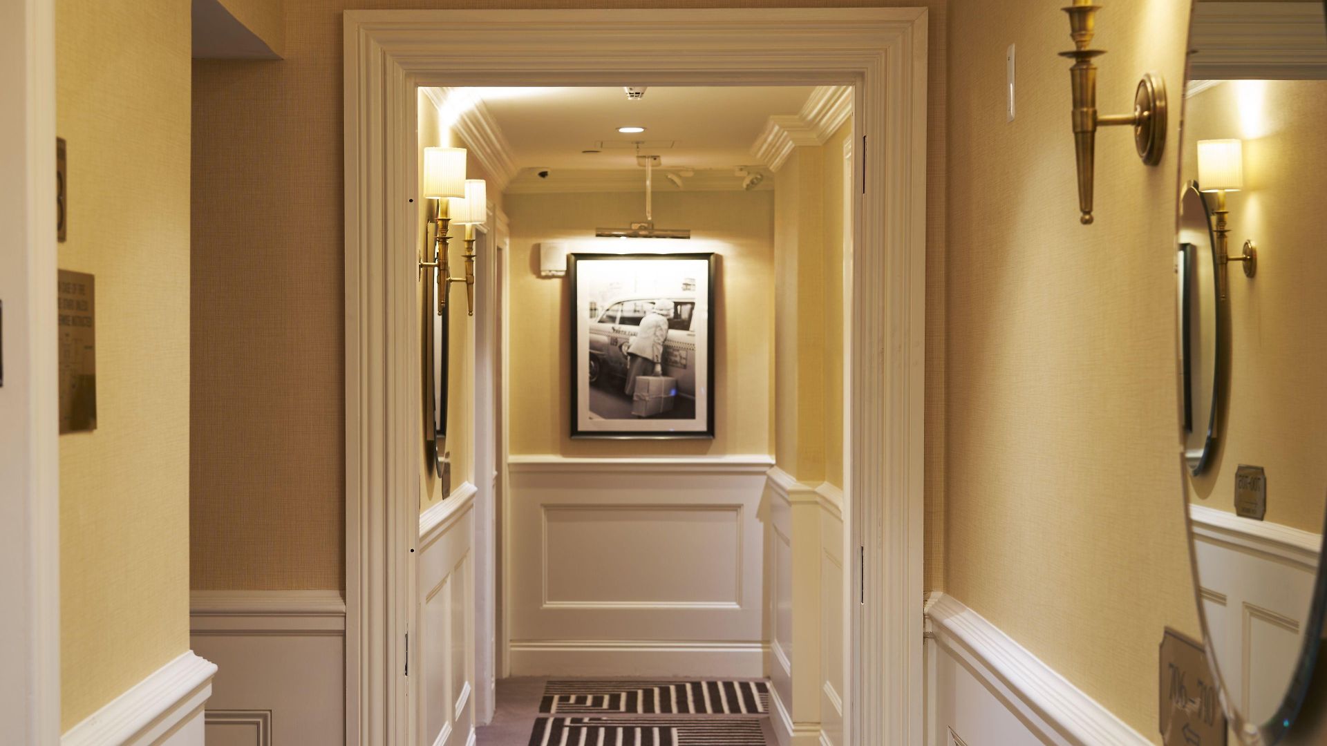 The Iroquois Times Square, A Small Luxury Hotel Hotel New York
