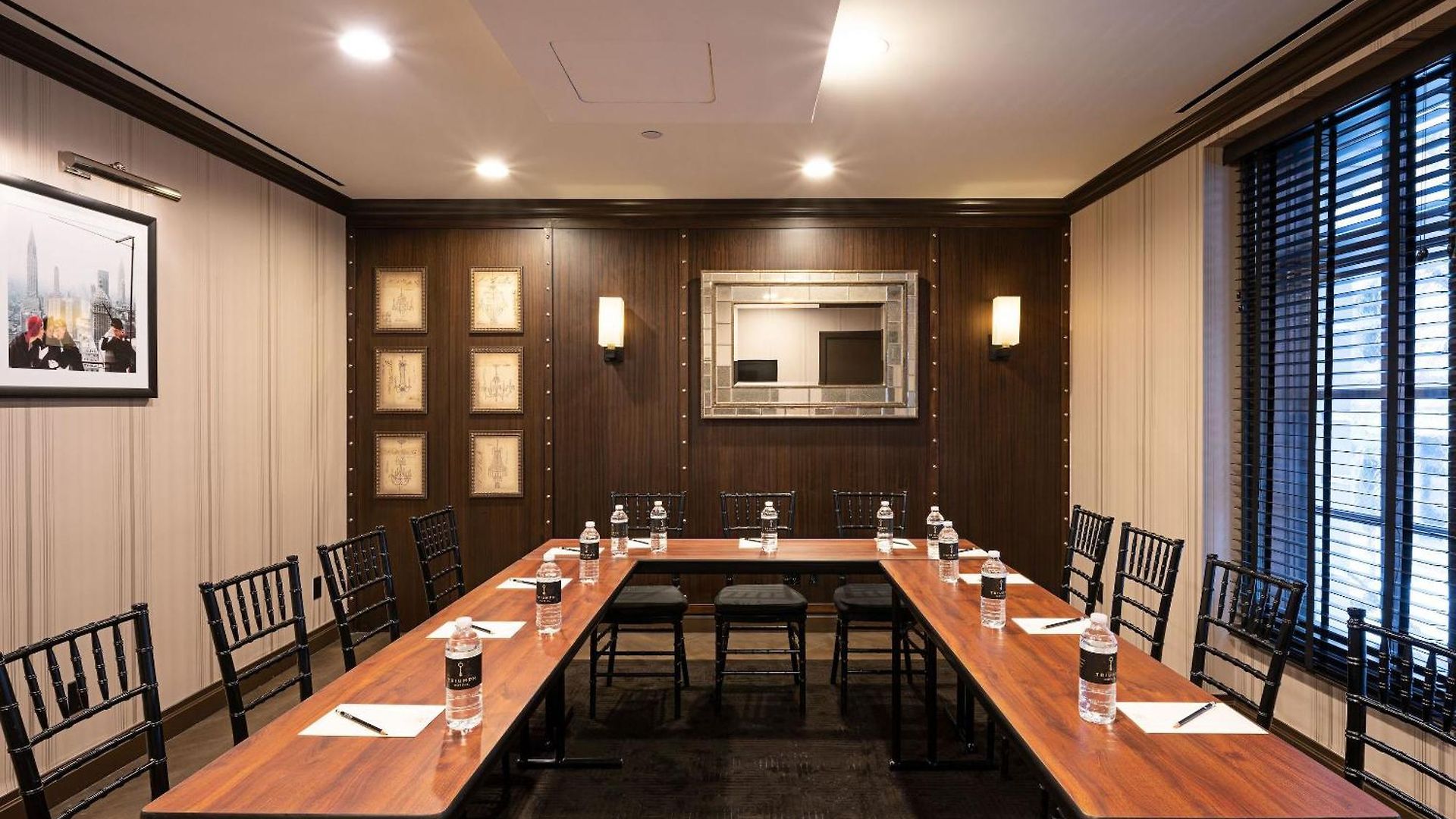 Hotel The Iroquois Times Square, A Small Luxury Hotel New York