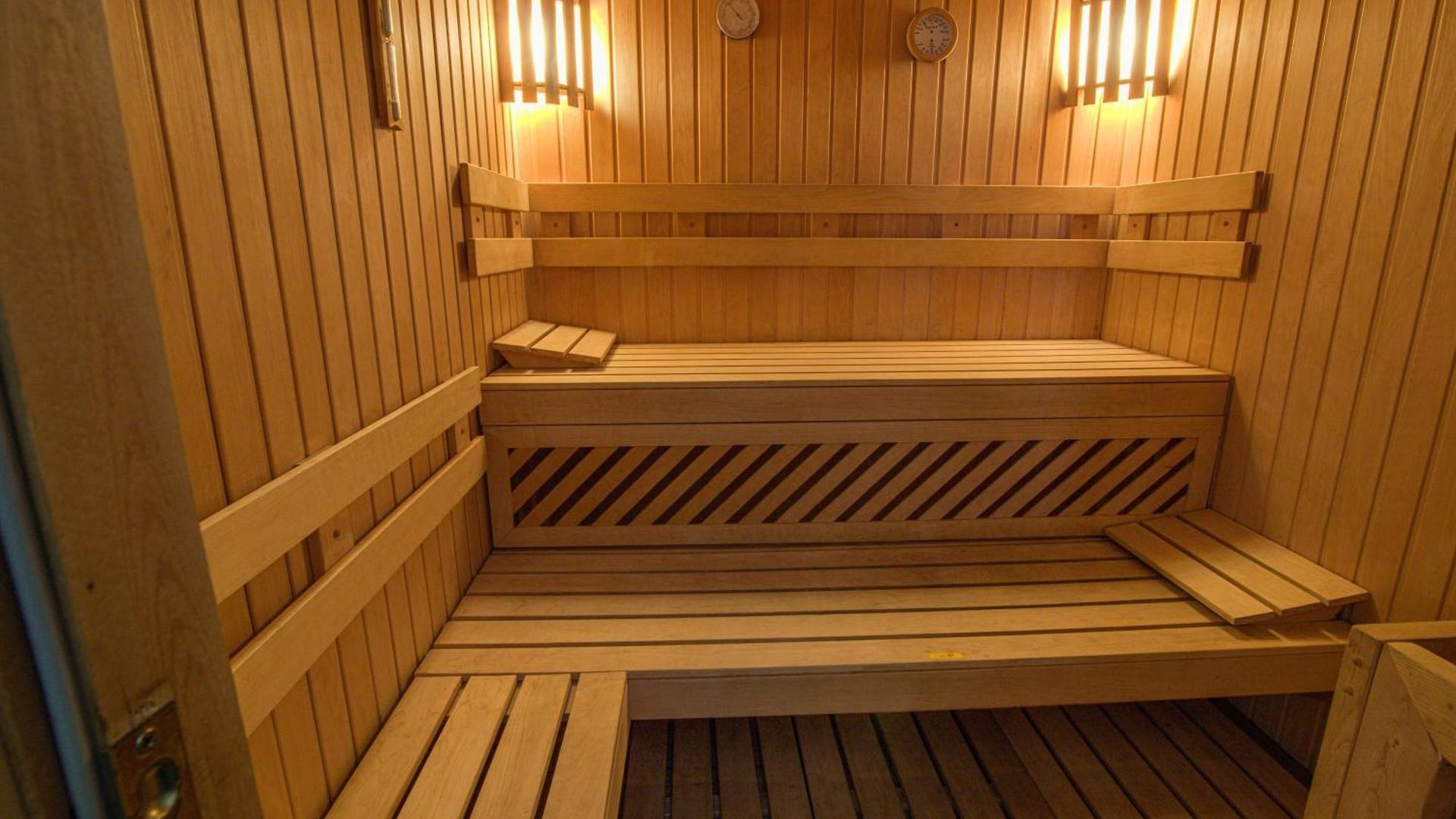 Hotel The Iroquois Times Square, A Small Luxury Hotel 5*