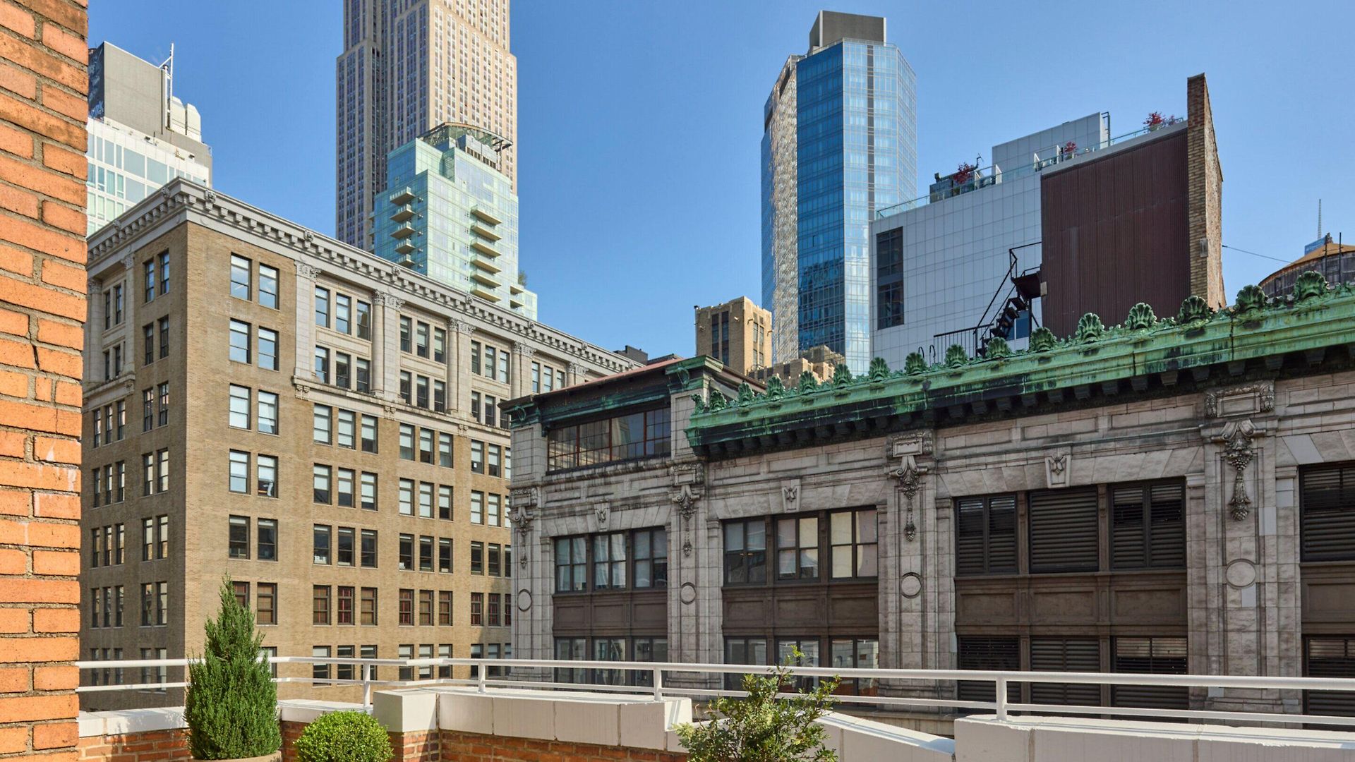 Aka Nomad Hotel