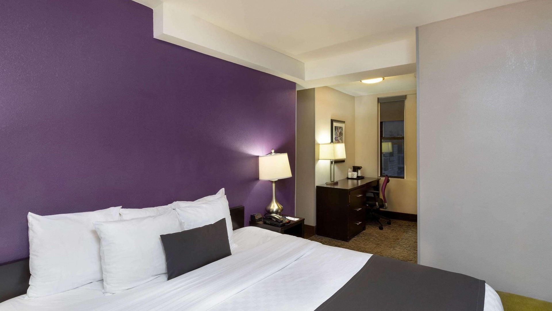 La Quinta By Wyndham Park Hotel