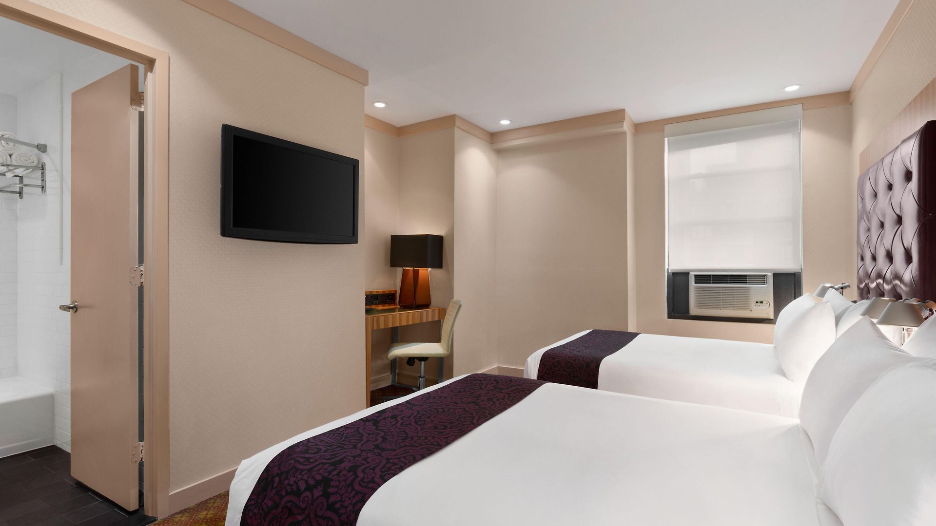 Night Broadway 3*