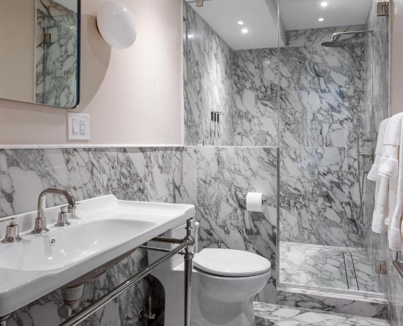 Apartment 3.8 Million Dollar Brownstone Newly Renovated *