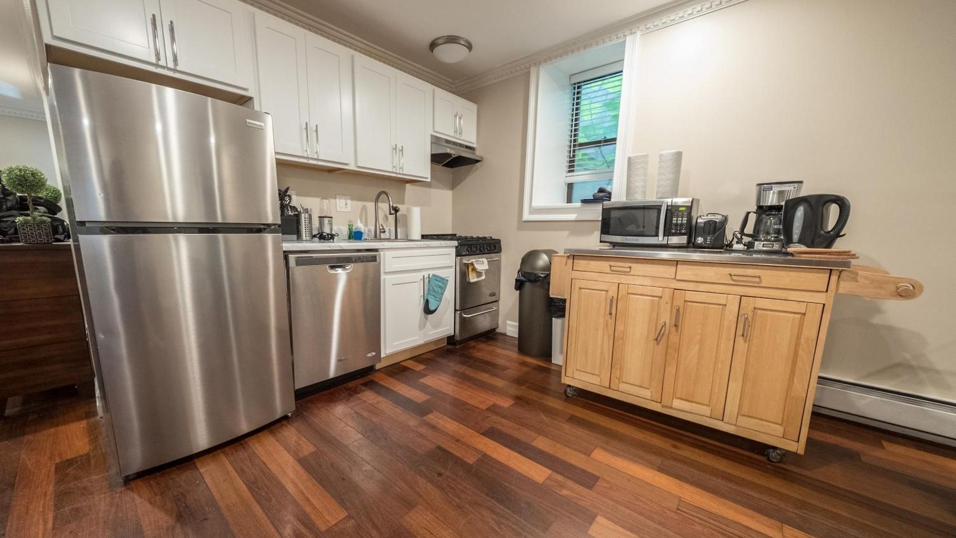 Spacious 4br 2ba With Private Outdoor Space Uws