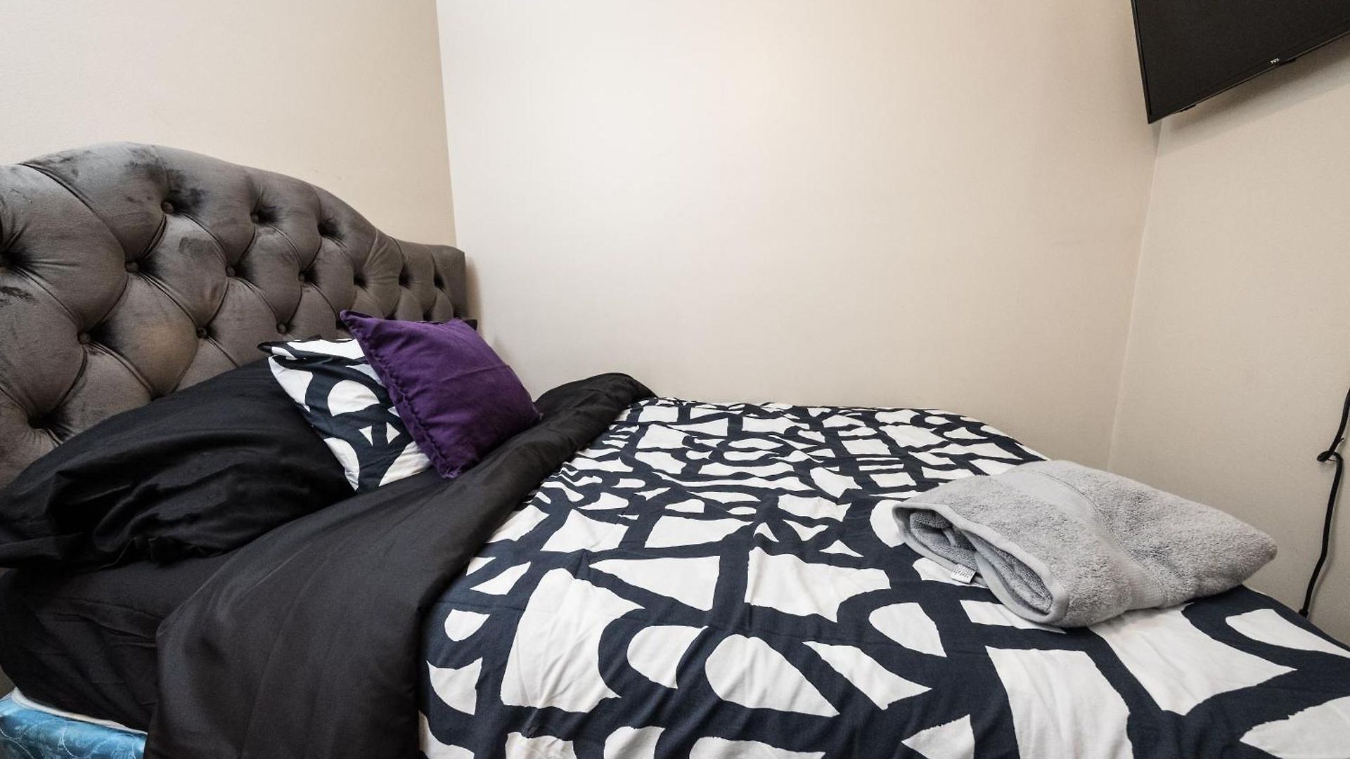 Spacious 4br 2ba With Private Outdoor Space Uws *