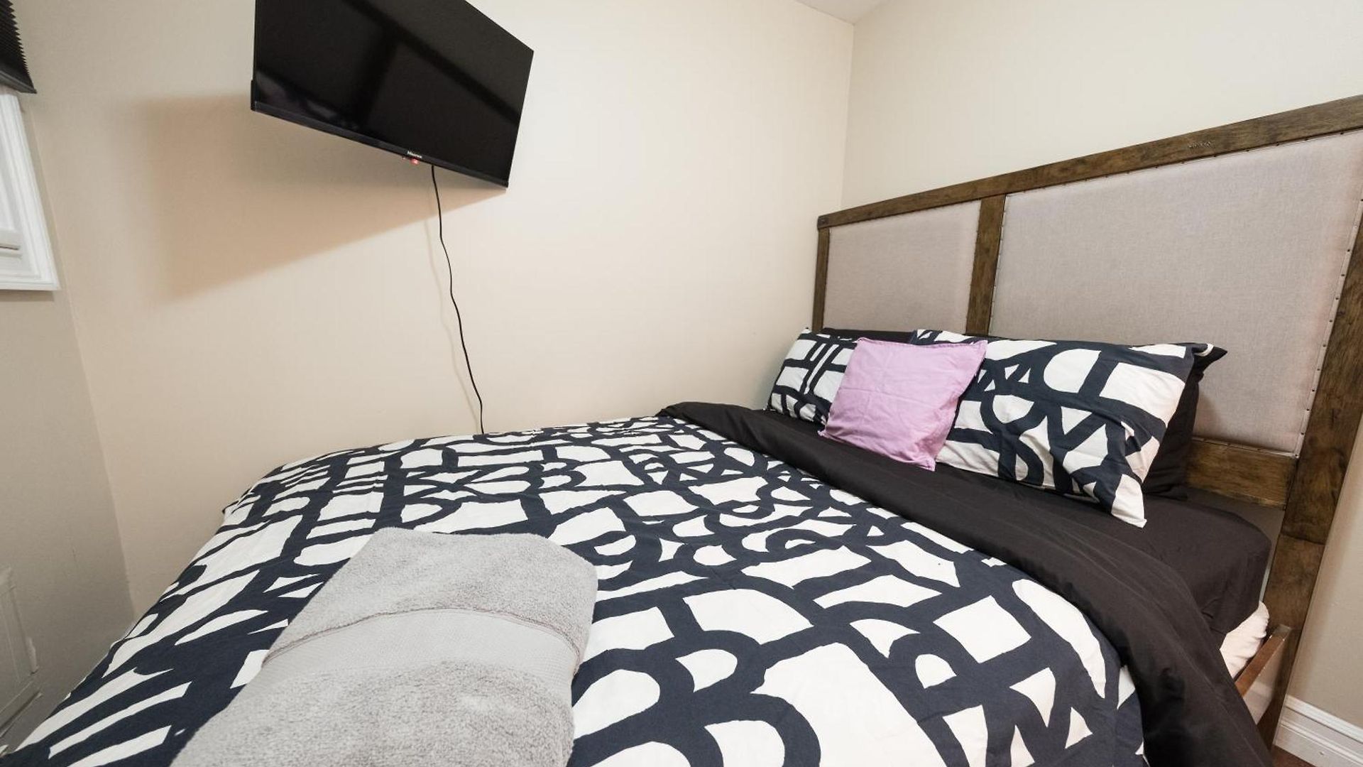Spacious 4br 2ba With Private Outdoor Space Uws *