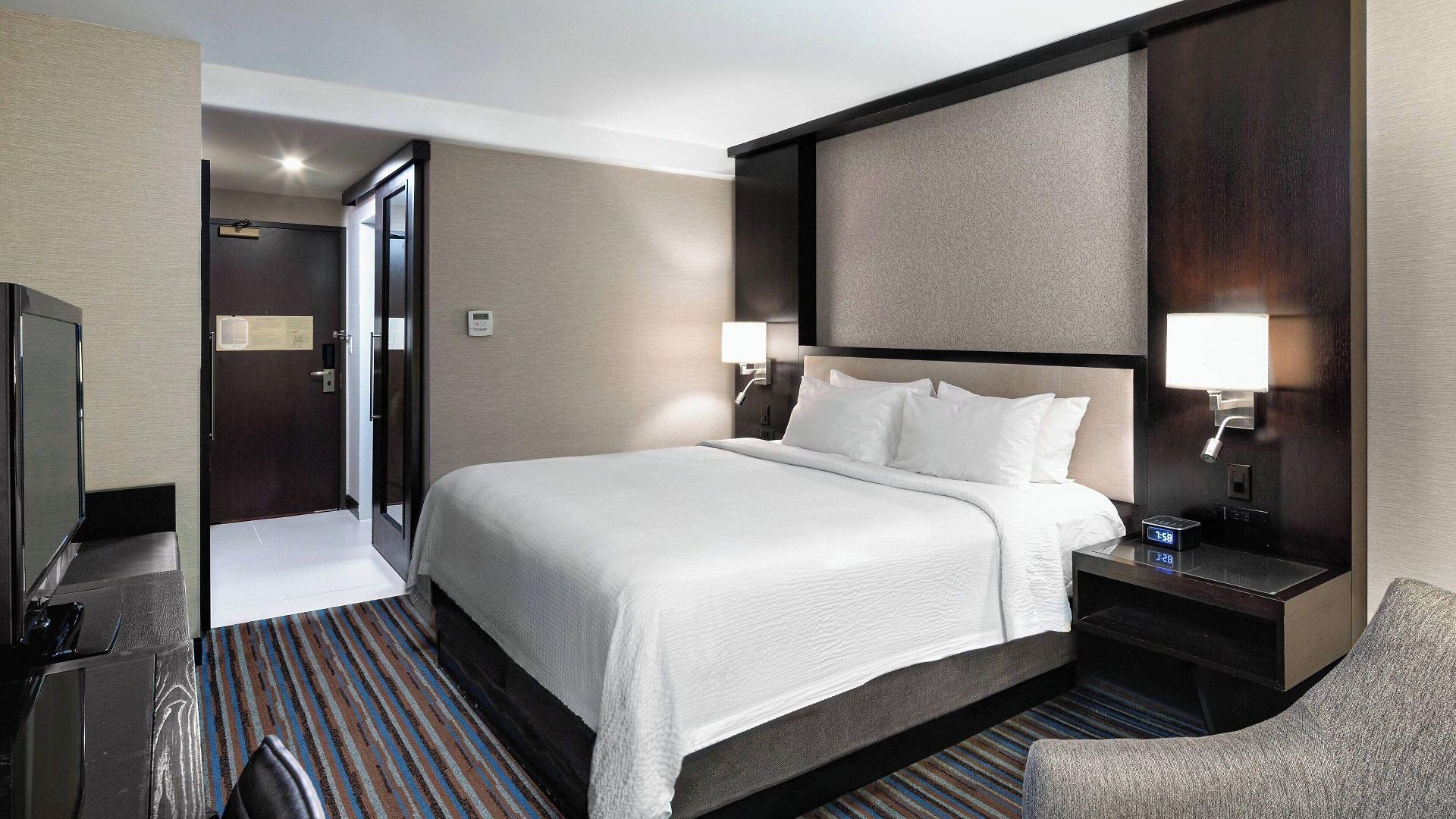 Courtyard Manhattan/times Square 3*