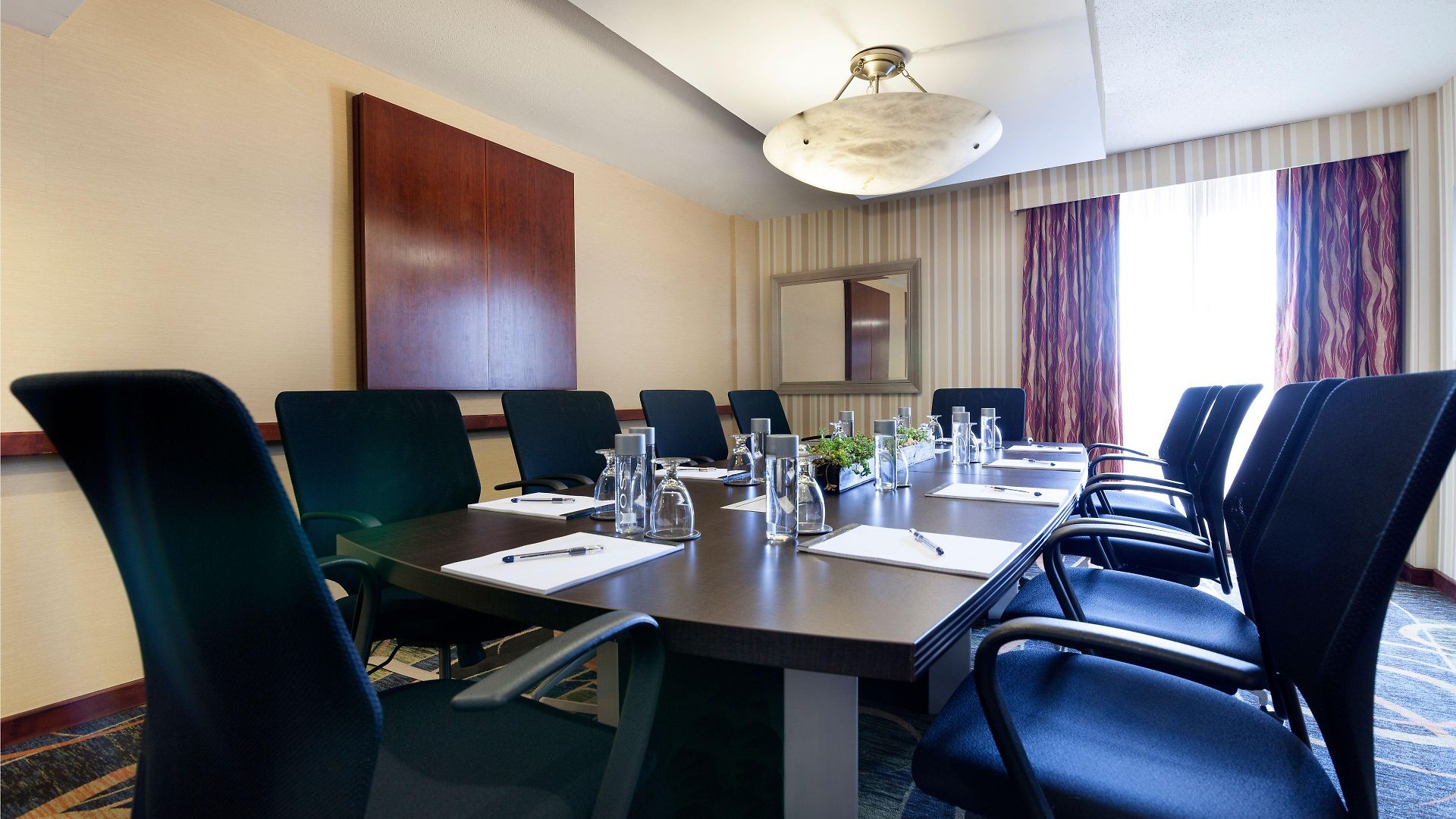 Hotel Doubletree By Hilton Jfk Airport New York