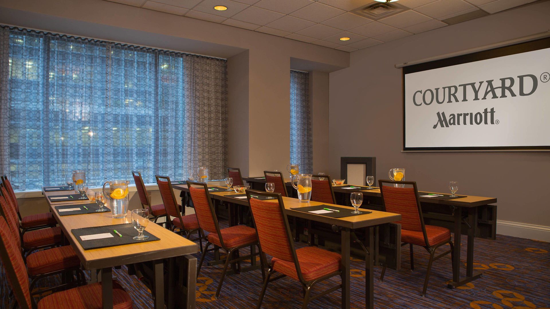 Hotel Courtyard Manhattan/midtown East 4*