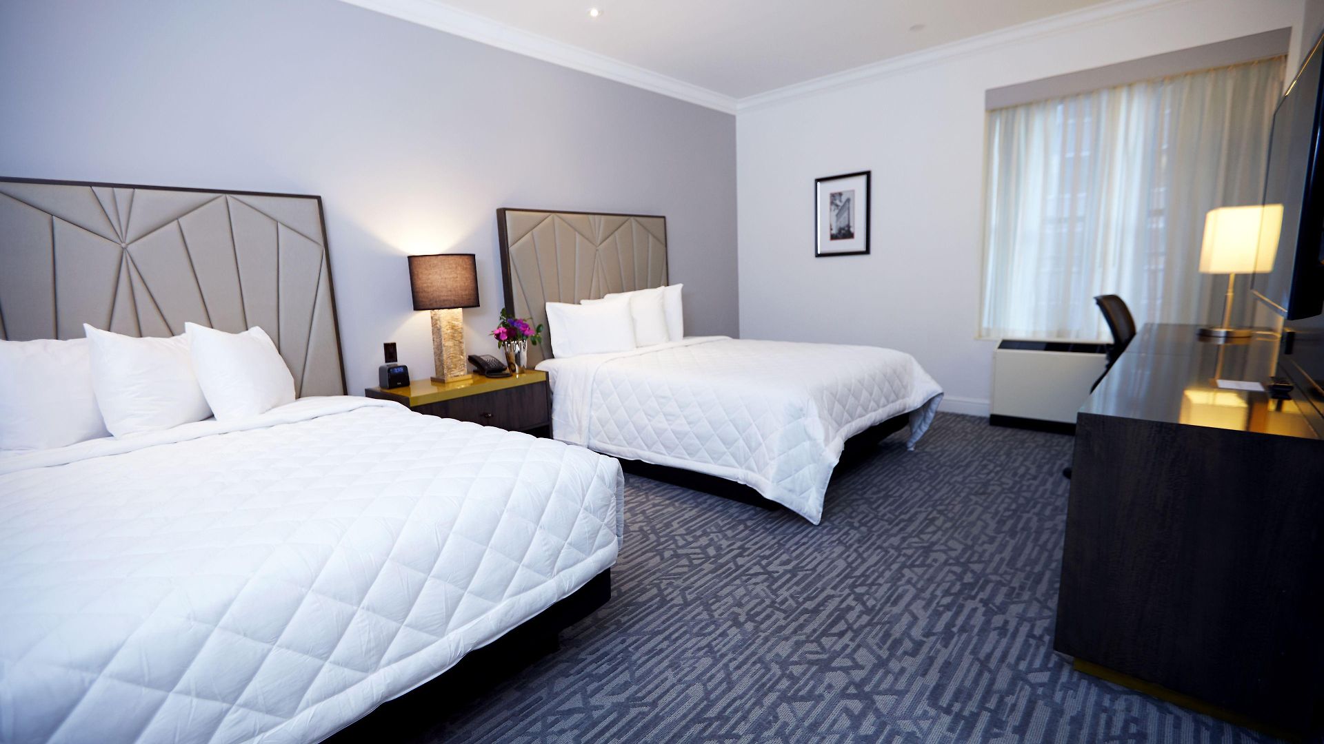 Hotel Martinique On Broadway, Curio Collection By Hilton 4*