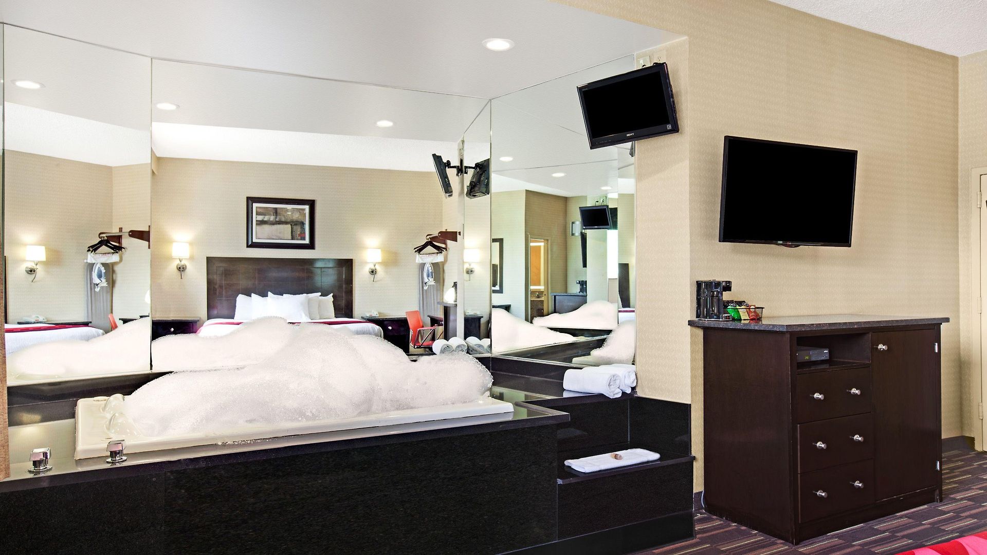 Ramada By Wyndham Bronx New York
