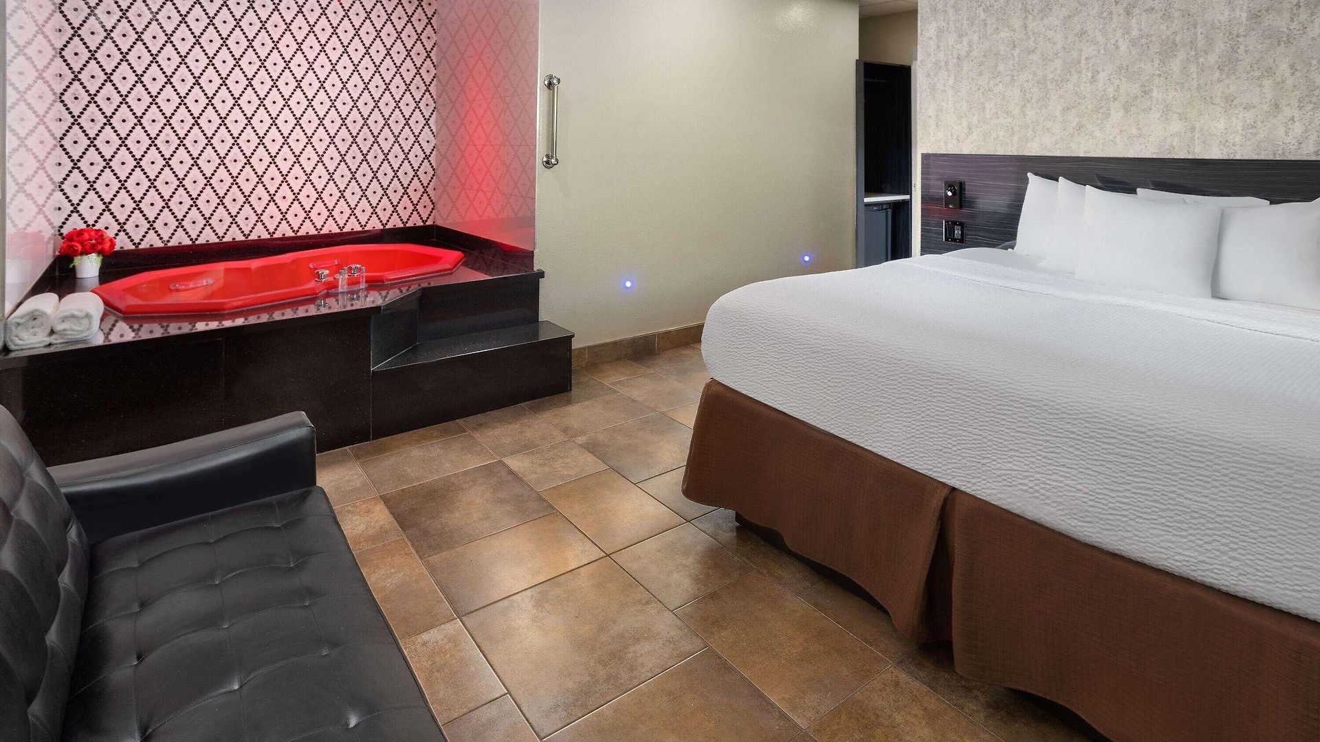 Hotel Ramada By Wyndham Bronx 3*