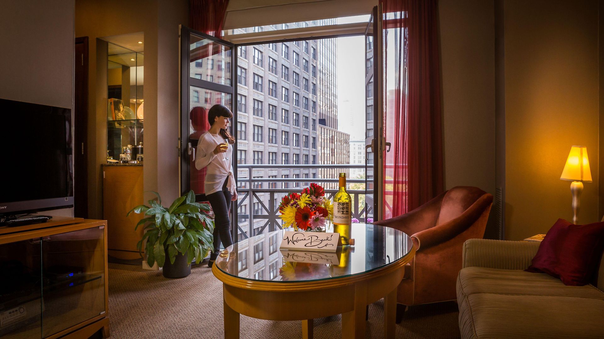 Giraffe By Library Collection Hotel New York