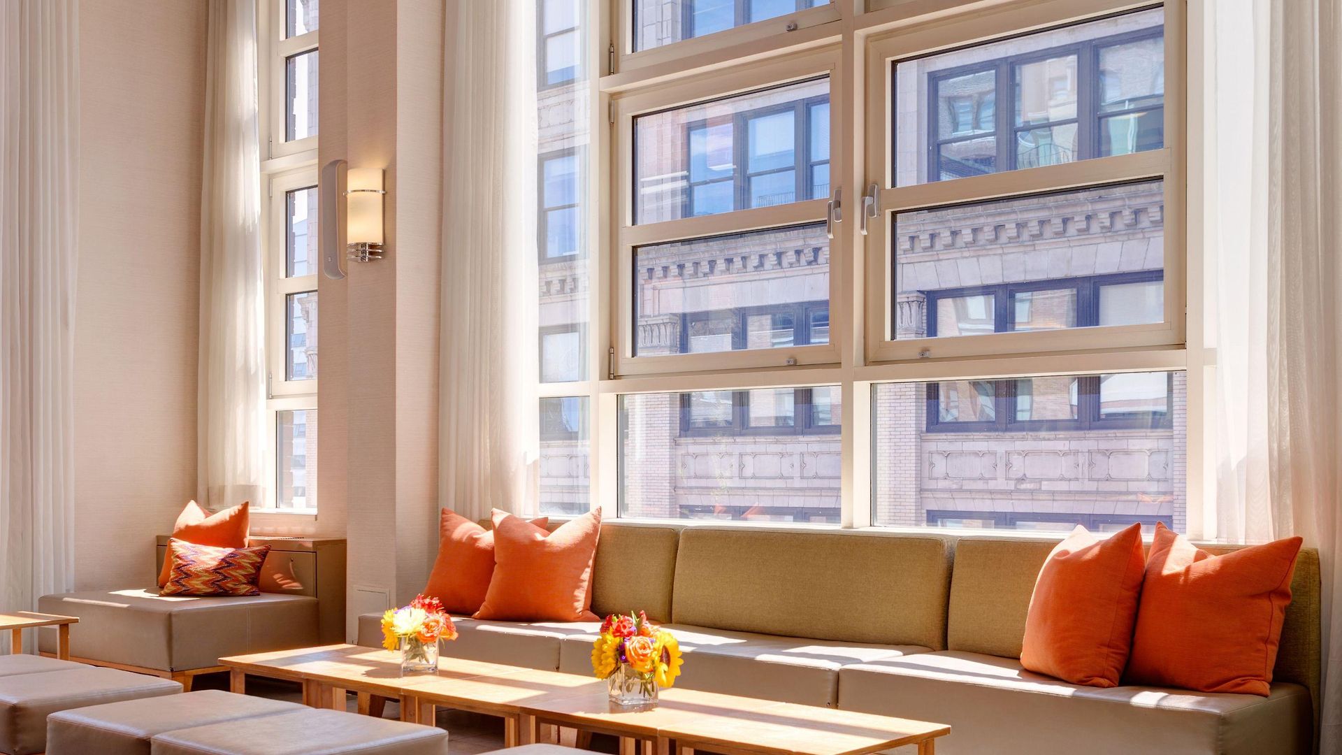 Giraffe By Library Collection Hotel New York