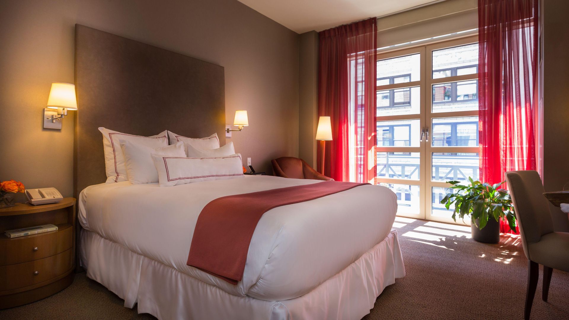 Hotel Giraffe By Library Collection