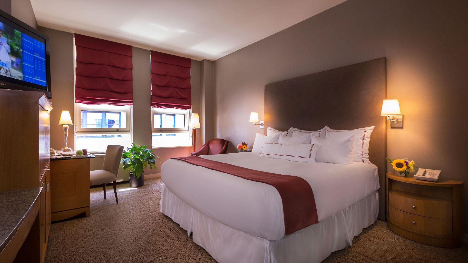 Giraffe By Library Collection Hotel