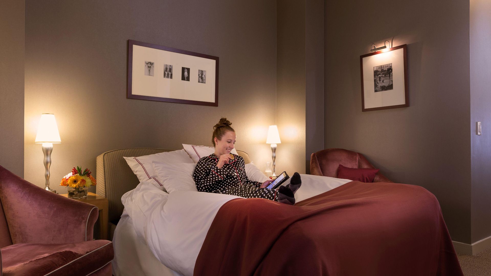 Giraffe By Library Collection 4* New York