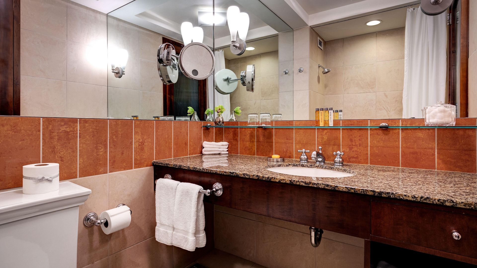 Hotel Giraffe By Library Collection 4*