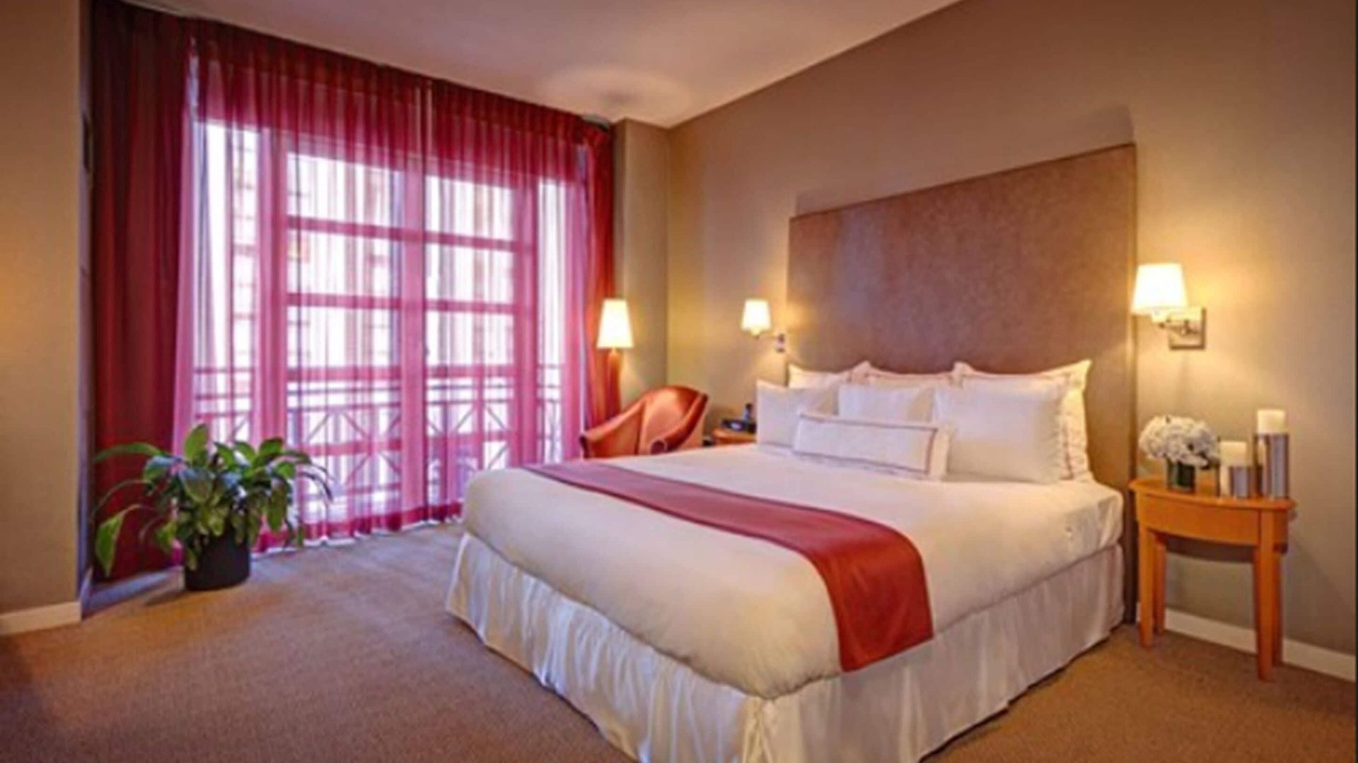 Hotel Giraffe By Library Collection New York