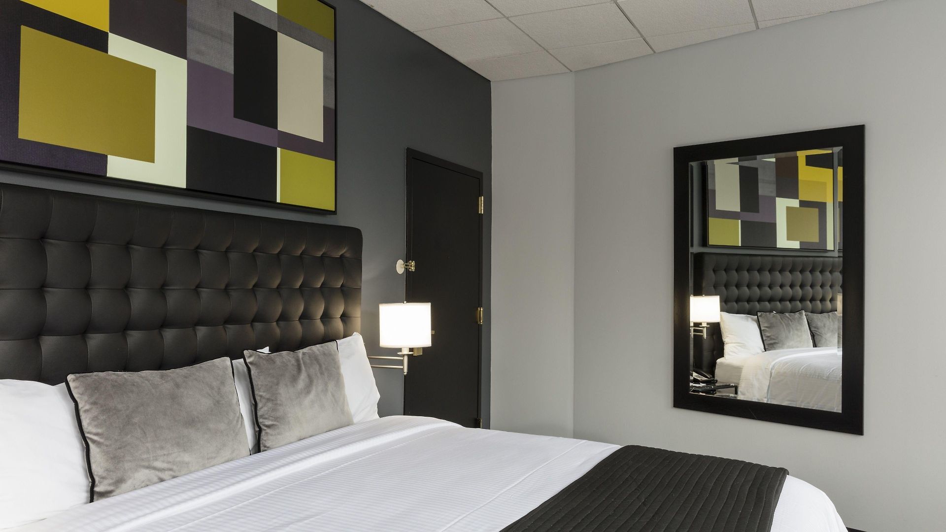 Broadway Plaza 4*