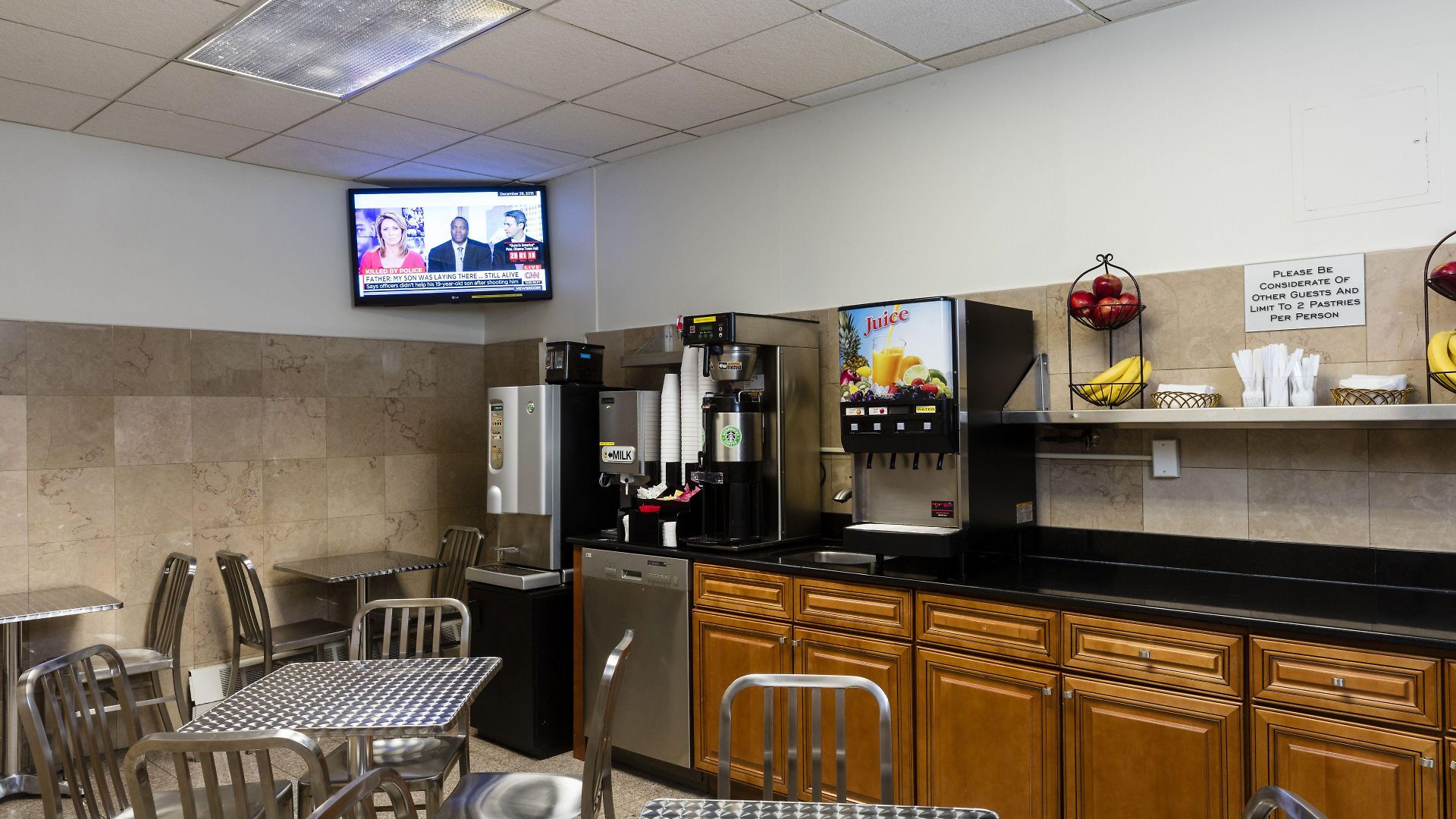 Broadway Plaza 4*
