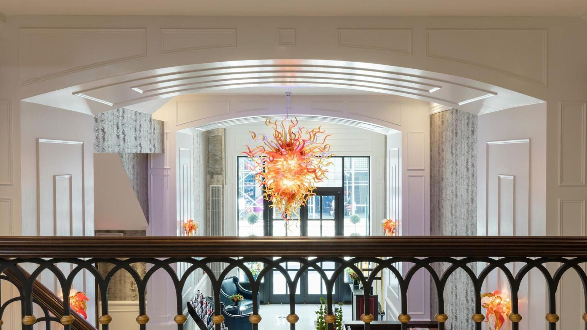 Broadway Plaza Hotel 4*