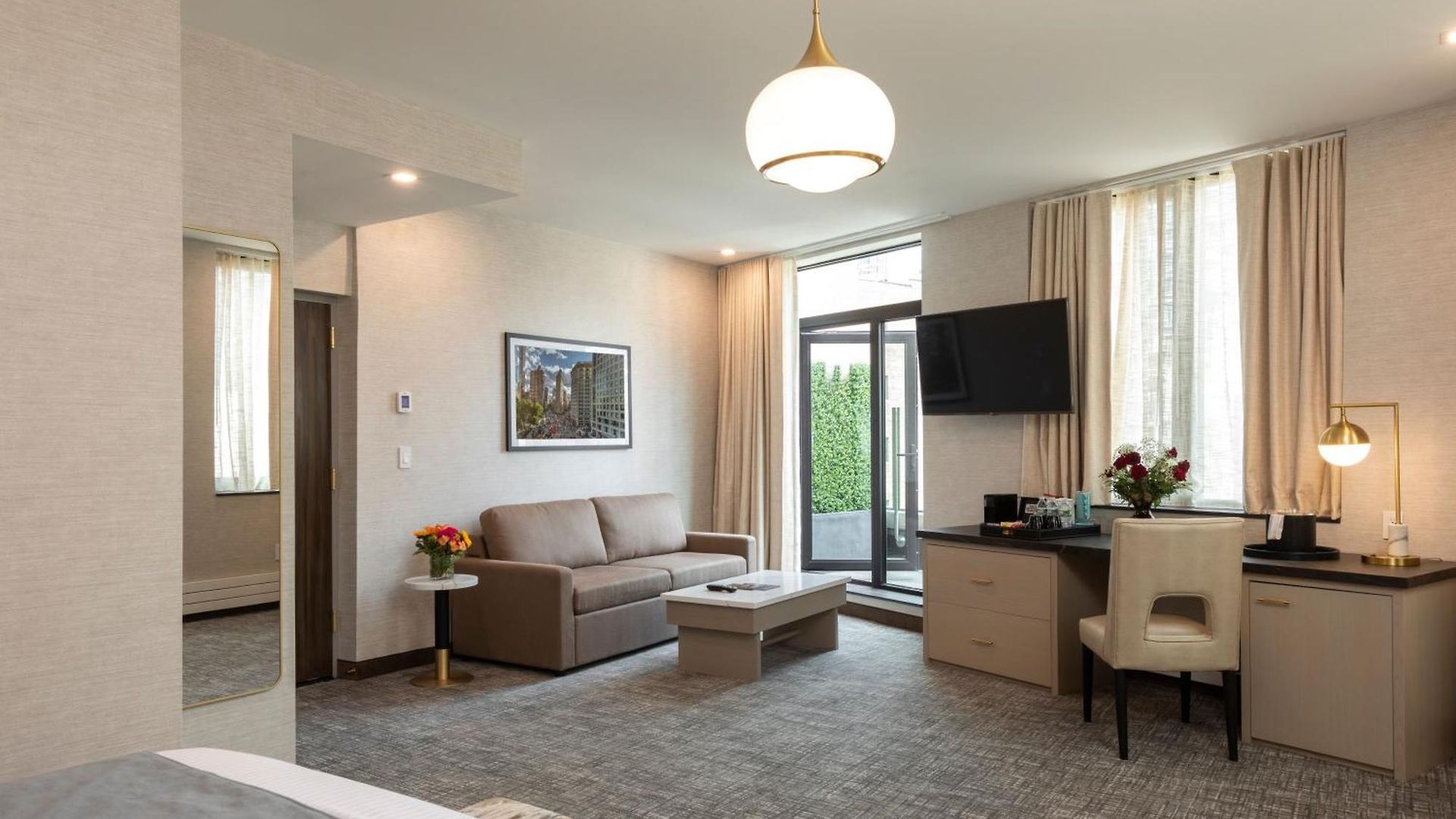 Hotel Broadway Plaza 4*