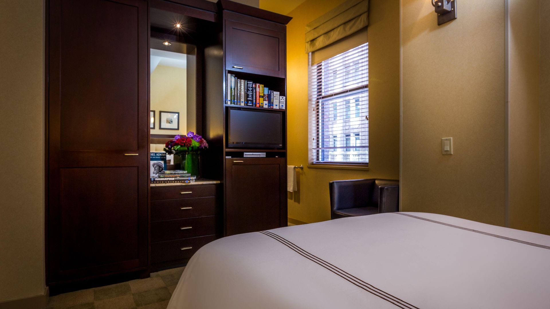 Library By Library Collection Hotel 4*