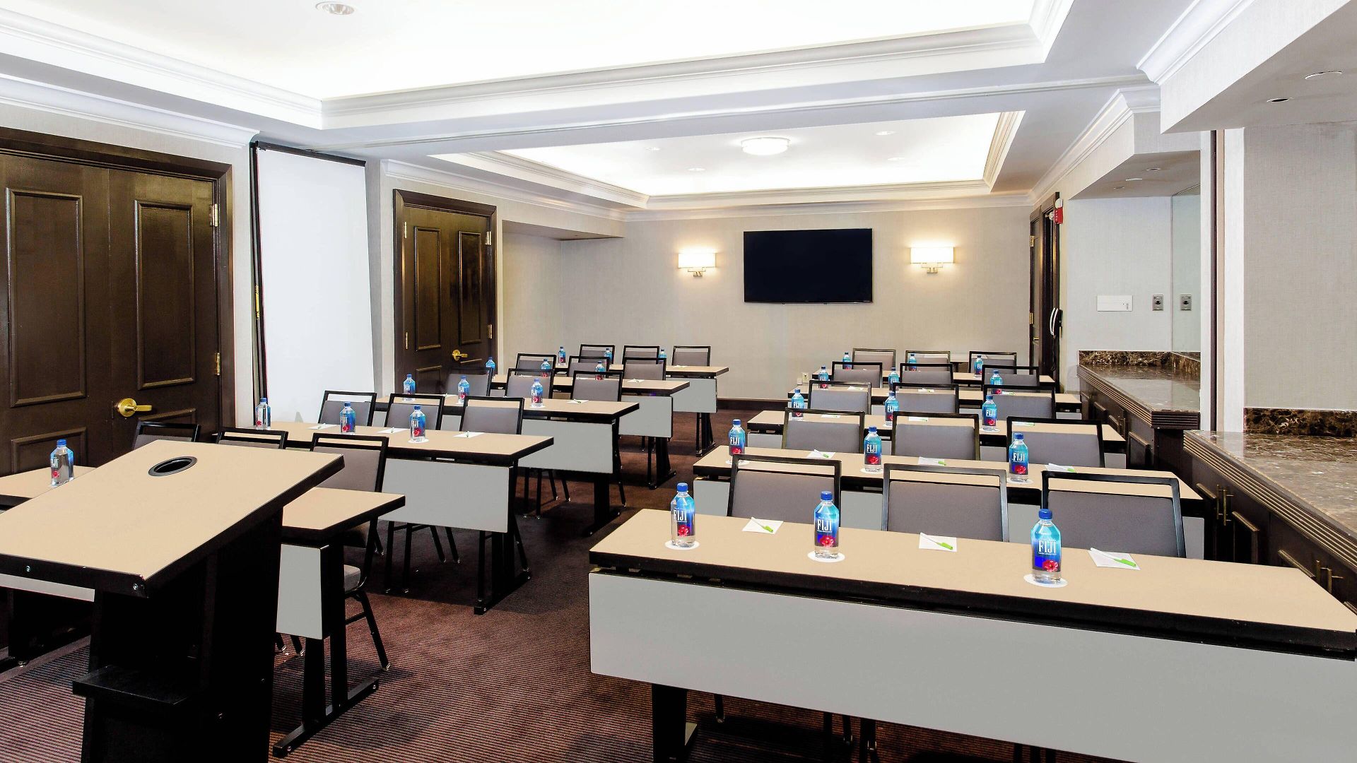 Courtyard By Marriott Jfk Airport Hotel New York