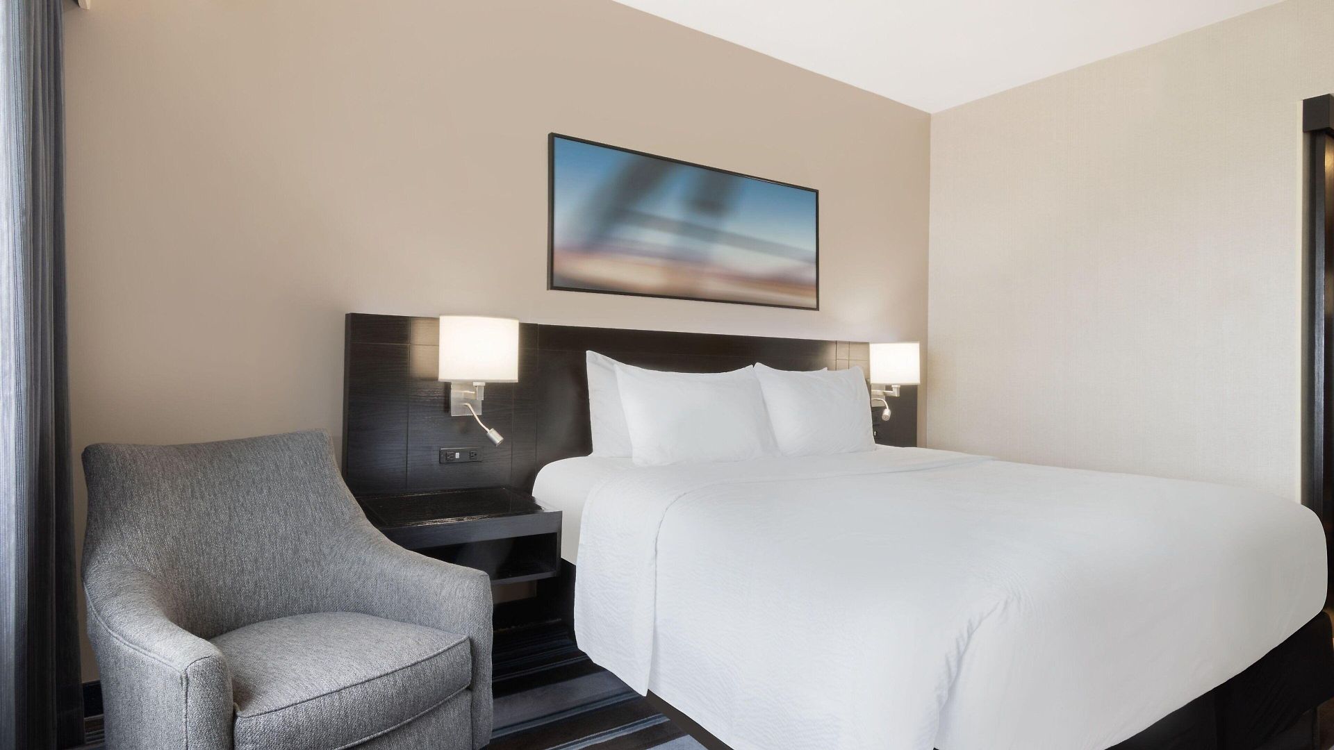 Hotel Courtyard By Marriott Jfk Airport 3*