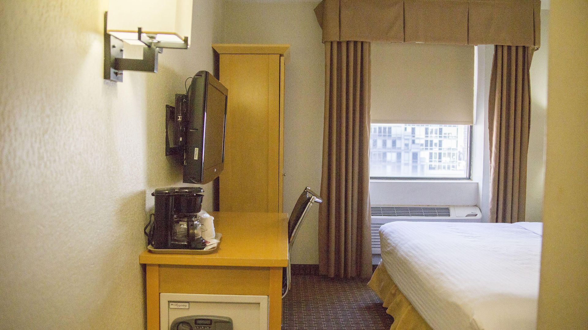 Hudson River Hotel 3*