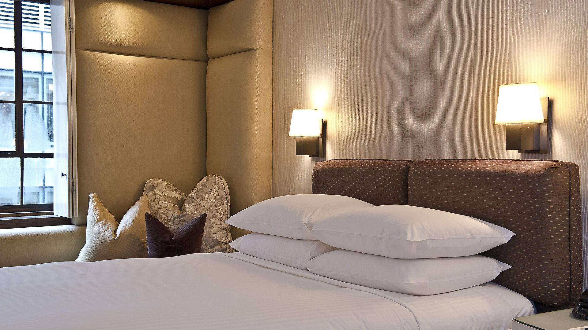 Club Hotel