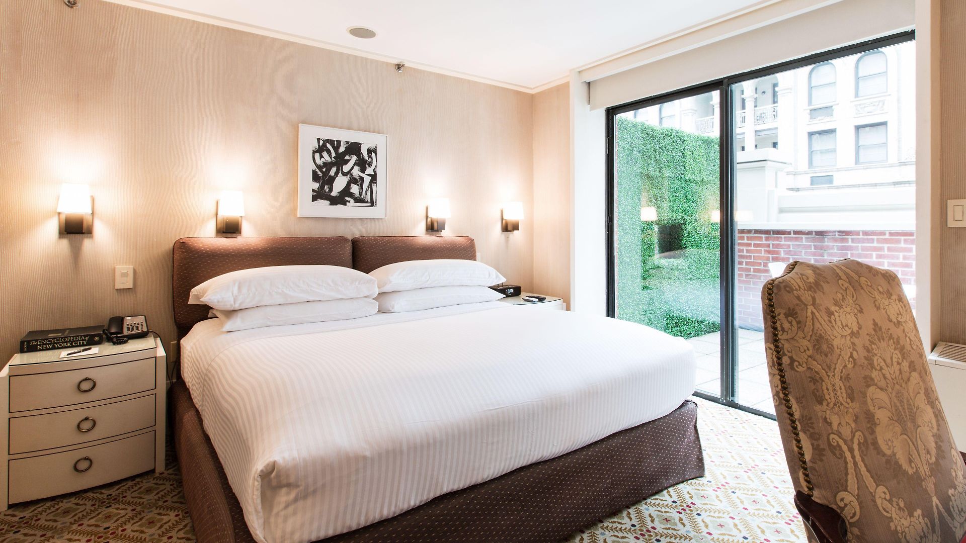 Club Hotel 4*