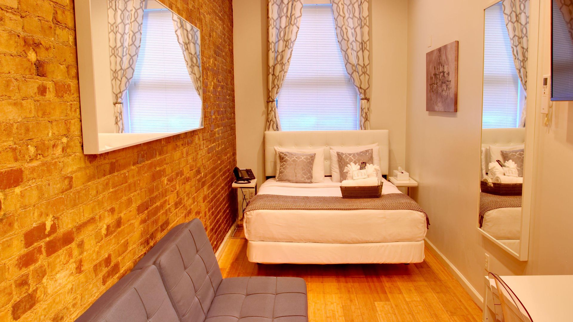 Chelsea (adults Only) Inn